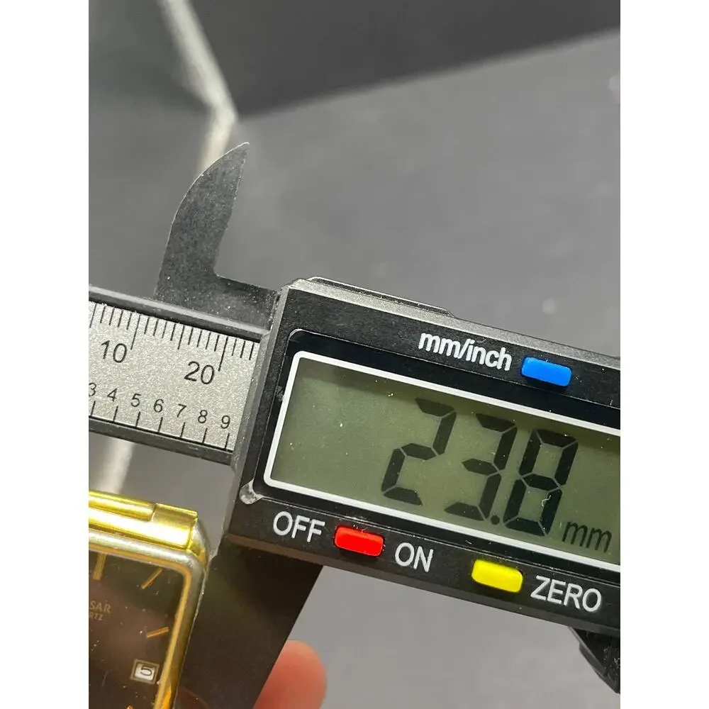 Pulsar Quartz VZ22-X009 Watch Gold Tone Rectangular Black Dial Vintage Band